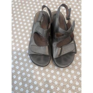 Clarks Artisan Metallic Brown Gold Leather Strappy Sandals Size 8W
